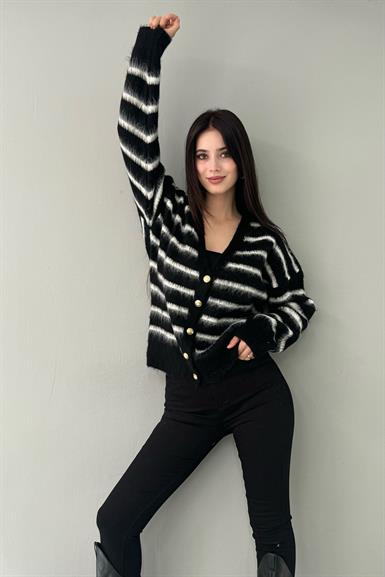 V YAKA ÇİZGİLİ HIRKA