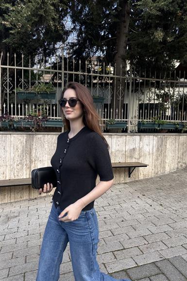 BİSİKLET YAKA YUMUŞAK DOKULU DÜĞMELİ TRIKO HIRKA