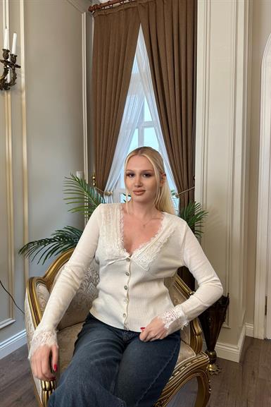 DANTEL DETAYLI TRIKO HIRKA
