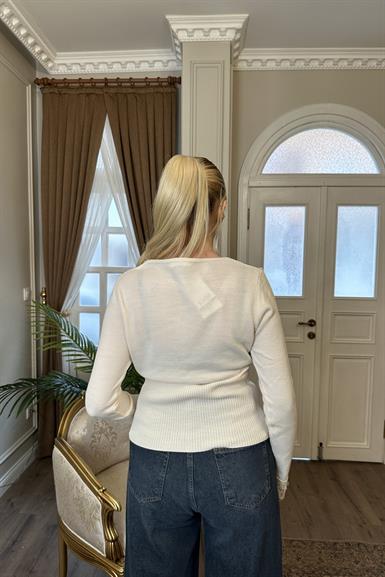 DANTEL DETAYLI TRIKO HIRKA