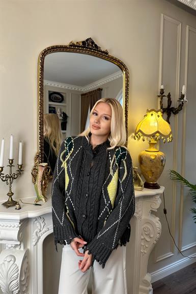 DESENLİ TRIKO HIRKA