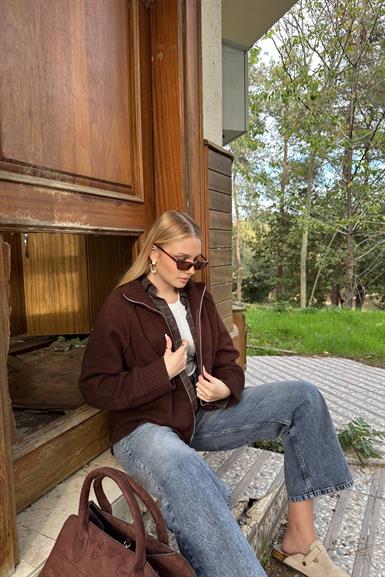 DİK YAKA FERMUAR DETAY HIRKA