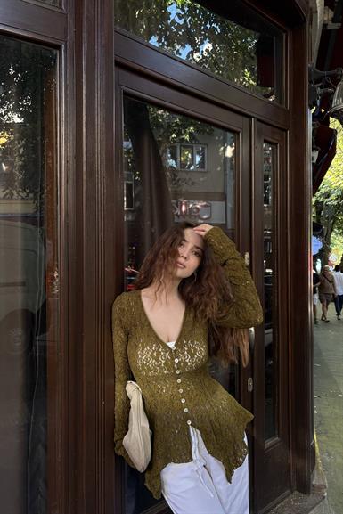 DÜĞMELİ PEPLUM DANTEL HIRKA
