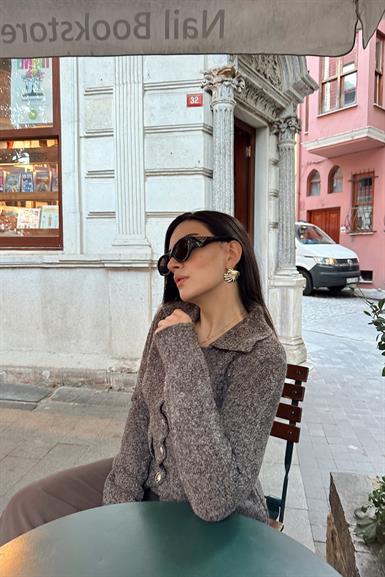 POLO YAKA DÜĞMELİ CEP DETAYLI TRIKO HIRKA