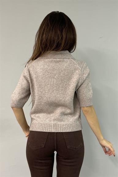 POLO YAKA DÜĞMELİ CEPLİ TRIKO HIRKA