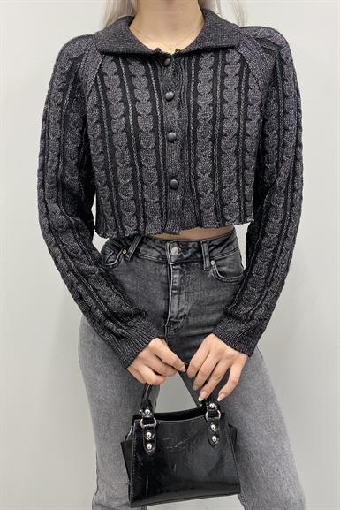 POLO YAKA DÜĞMELİ SİMLİ CROP HIRKA