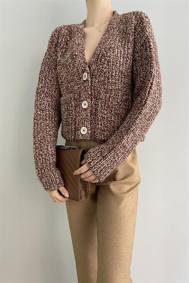 V YAKA CROP HIRKA