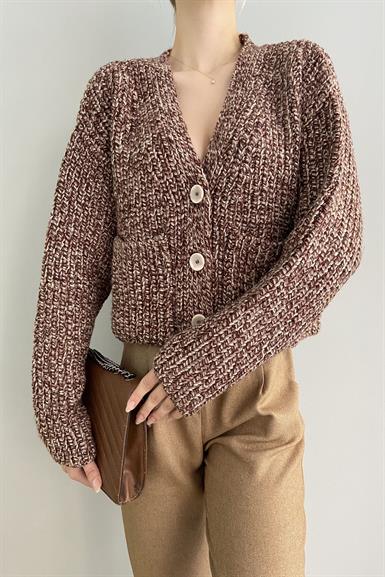 V YAKA CROP HIRKA