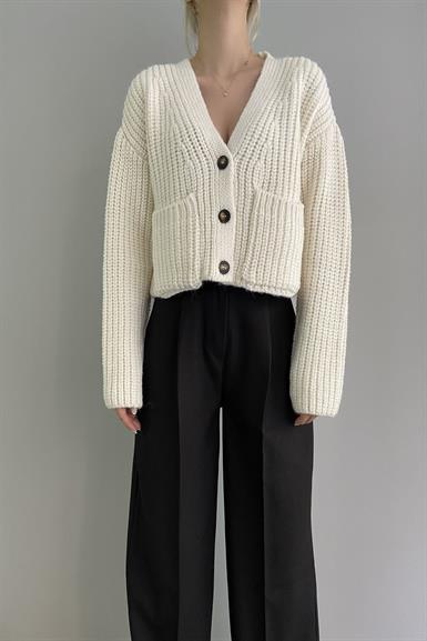 V YAKA CROP HIRKA