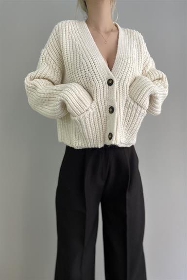V YAKA CROP HIRKA
