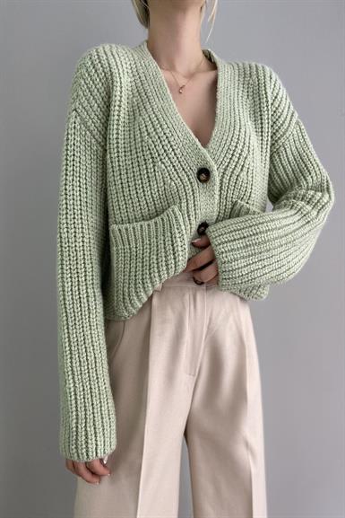 V YAKA CROP HIRKA