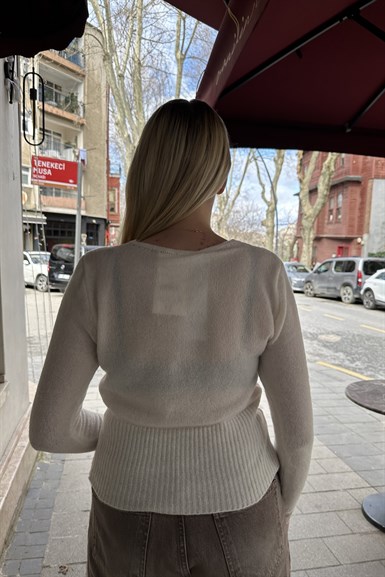 V YAKA DANTEL DETAY TRIKO HIRKA