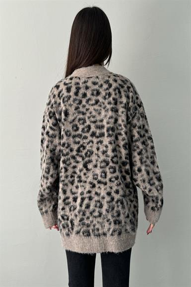 V YAKA LEOPAR ŞARDONLU DÜĞMELİ HIRKA