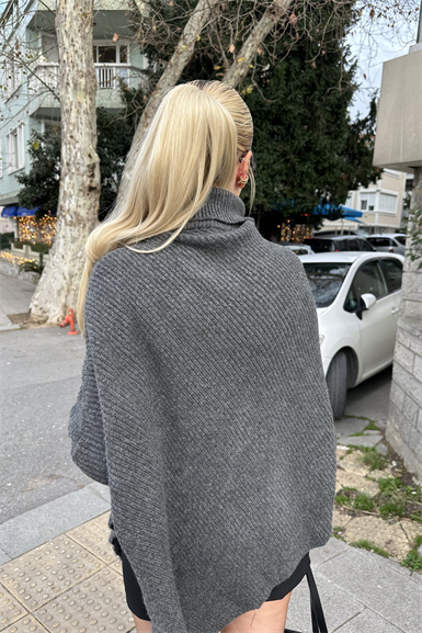 BALIKÇI YAKA ASİMETRİK DETAY TRIKO KAZAK