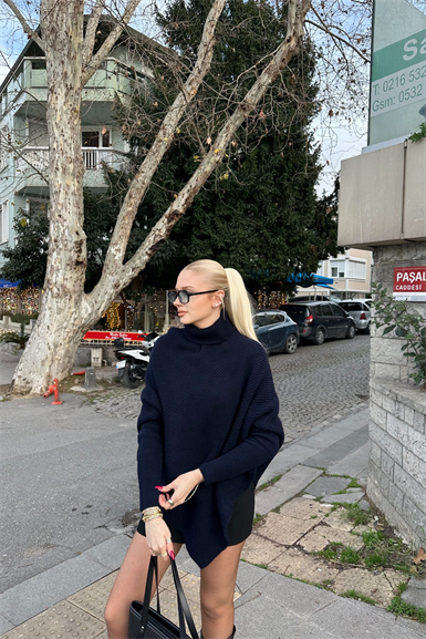 BALIKÇI YAKA ASİMETRİK DETAY TRIKO KAZAK