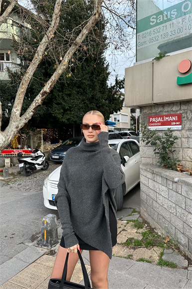 BALIKÇI YAKA ASİMETRİK DETAY TRIKO KAZAK