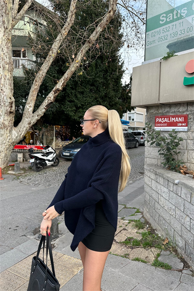 BALIKÇI YAKA ASİMETRİK DETAY TRIKO KAZAK