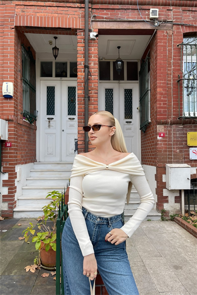 BARDOT YAKA AKSESUARLI TRIKO KAZAK