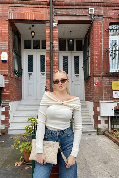 BARDOT YAKA AKSESUARLI TRIKO KAZAK