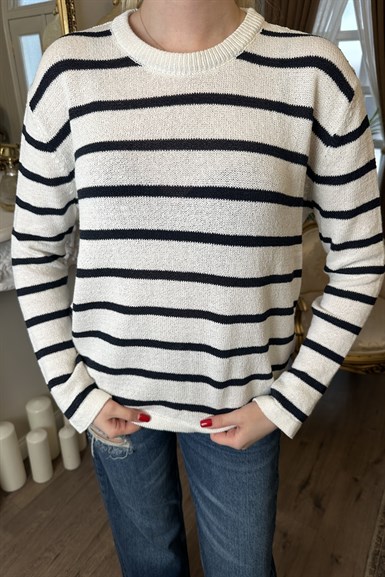 BİSİKLET YAKA ÇİZGİ DETAY TRIKO