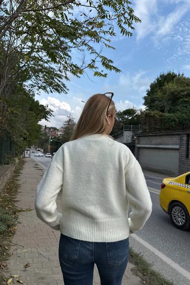 BİSİKLET YAKA FULAR DETAYLI TRIKO KAZAK