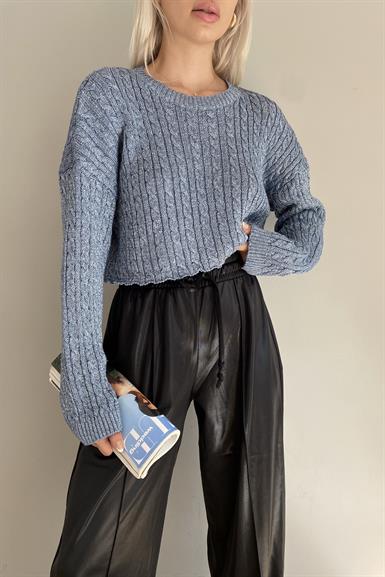 BİSİKLET YAKA SAÇ ÖRGÜLÜ CROP TRIKO