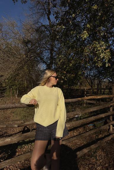 BİSİKLET YAKA YUMUŞAK DOKULU TRIKO KAZAK
