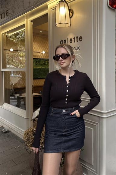 BİSİKLET YAKA YÜNLÜ DÜĞMELİ TRIKO KAZAK