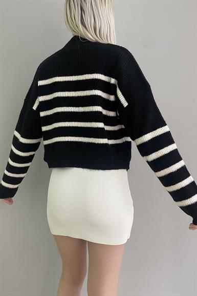 DİK YAKA ÇİZGİLİ CROP KAZAK