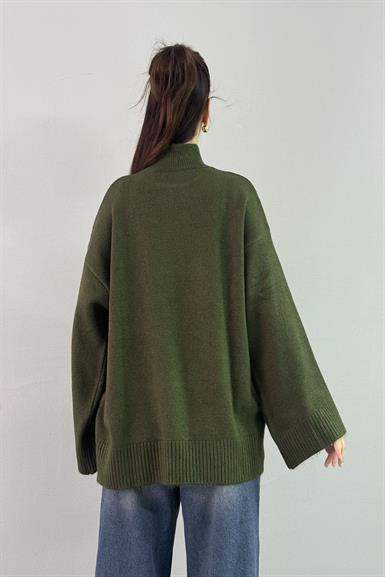 DİK YAKA OVERSIZE TRIKO KAZAK