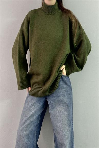 DİK YAKA OVERSIZE TRIKO KAZAK