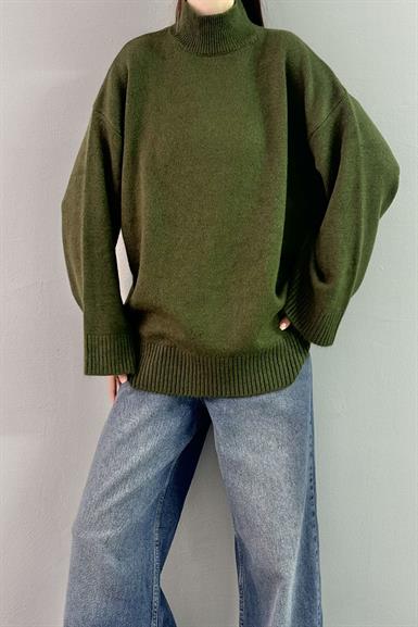 DİK YAKA OVERSIZE TRIKO KAZAK
