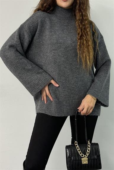 DİK YAKA OVERSIZE TRIKO KAZAK