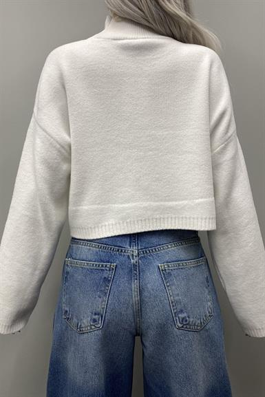 DİK YAKA YUMOŞ DOKULU CROP KAZAK