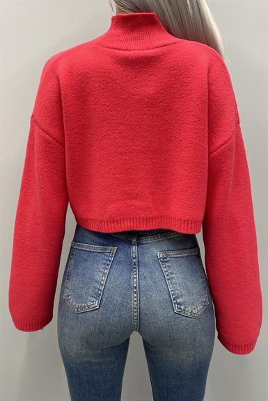 DİK YAKA YUMOŞ DOKULU CROP KAZAK