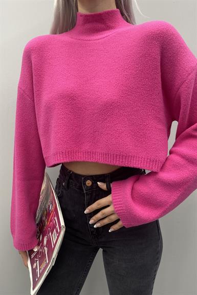 DİK YAKA YUMOŞ DOKULU CROP KAZAK