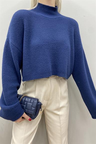 DİK YAKA YUMOŞ DOKULU CROP KAZAK
