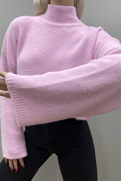 DİK YAKA YUMOŞ DOKULU CROP KAZAK