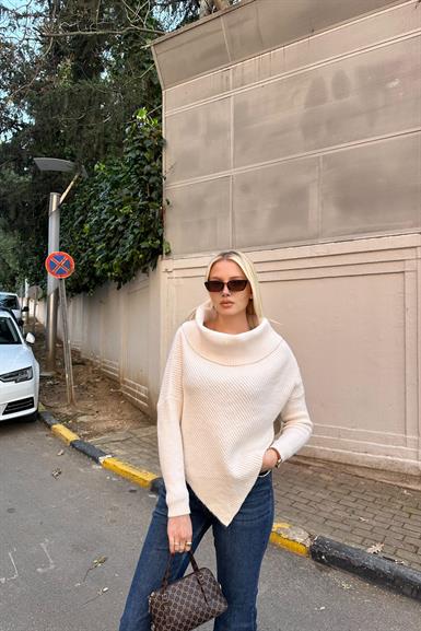 MADONNA YAKA ASİMETRİK TRIKO
