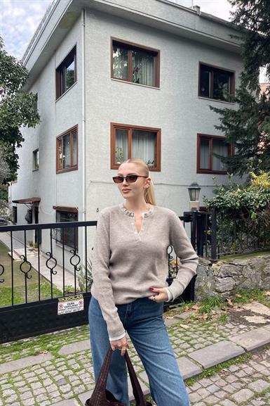 PATI DÜĞMELİ TRIKO KAZAK