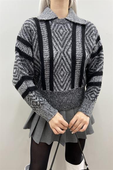 POLO YAKA DESENLİ KAZAK
