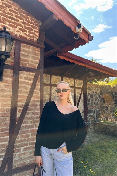V YAKA DÖKÜMLÜ TRIKO KAZAK