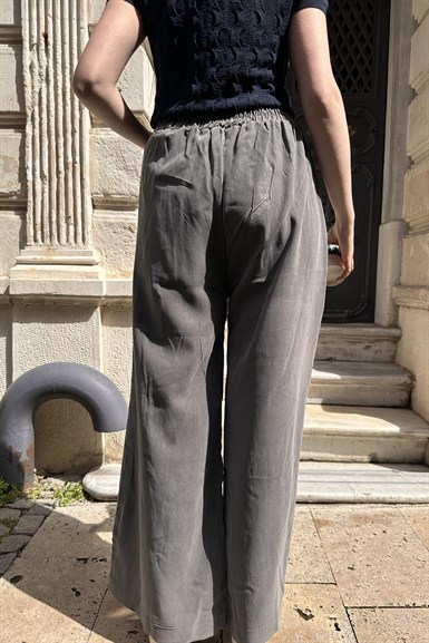 BELİ PİLELİ LASTİKLİ SALAŞ MODAL PANTOLON