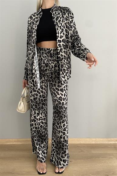 GRİ LEOPAR DESENLİ SATEN PANTOLON