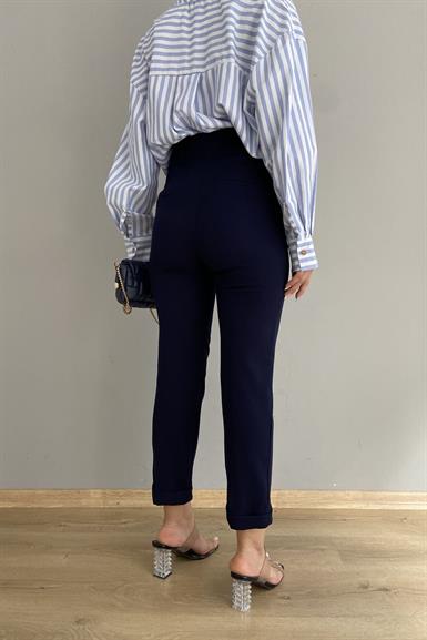 KEMERİ TEK PİLE DUBLE PAÇA PANTOLON