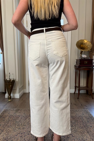 KEMERLİ KISA PANTOLON