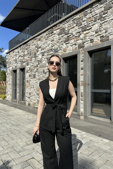 BEL KUŞAK DETAYLI YELEKLİ  PANTLON TAKIM