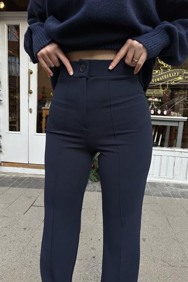 ÖNÜ ÇİMALI KREP PANTOLON