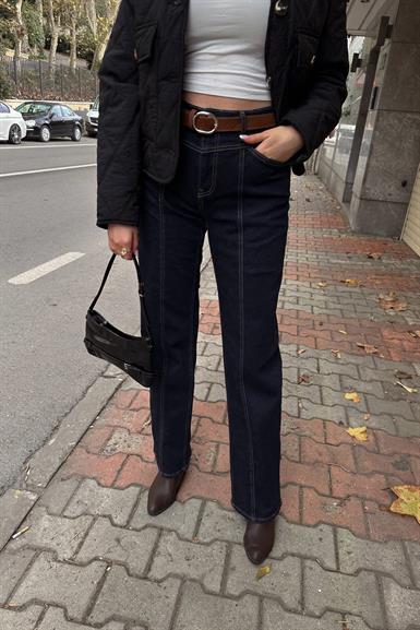 ÖNÜ PARÇALI KEMERLİ KOT PANTOLON