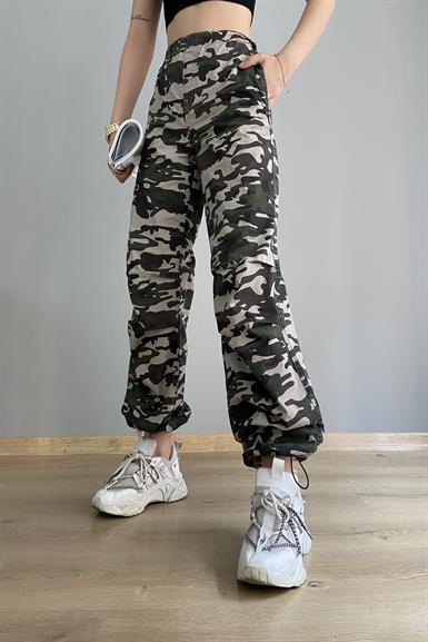 PAÇA BÜZGÜLÜ KAMUFLAJ PANTALON
